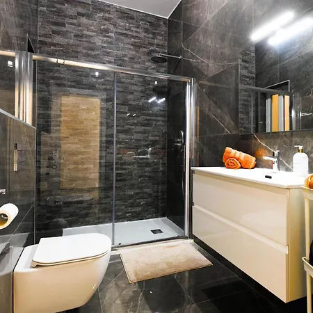 Spacious Modern 2-bedroom * マルサスカーラ