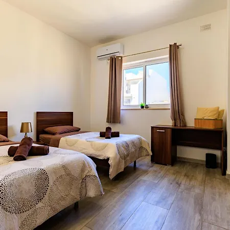 アパート Spacious Modern 2-bedroom
